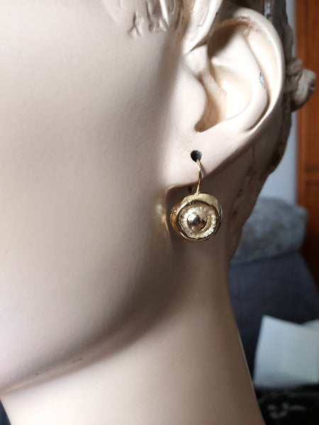 Round Earrings,Round Dangles,Simple but Elegant,Minimal and Unique,Gold Earrings,Hammered Jewelry,Button Dangles,Gift for Friend