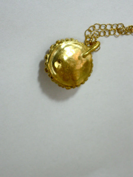 Gold Chain Necklace with Single Pearl.