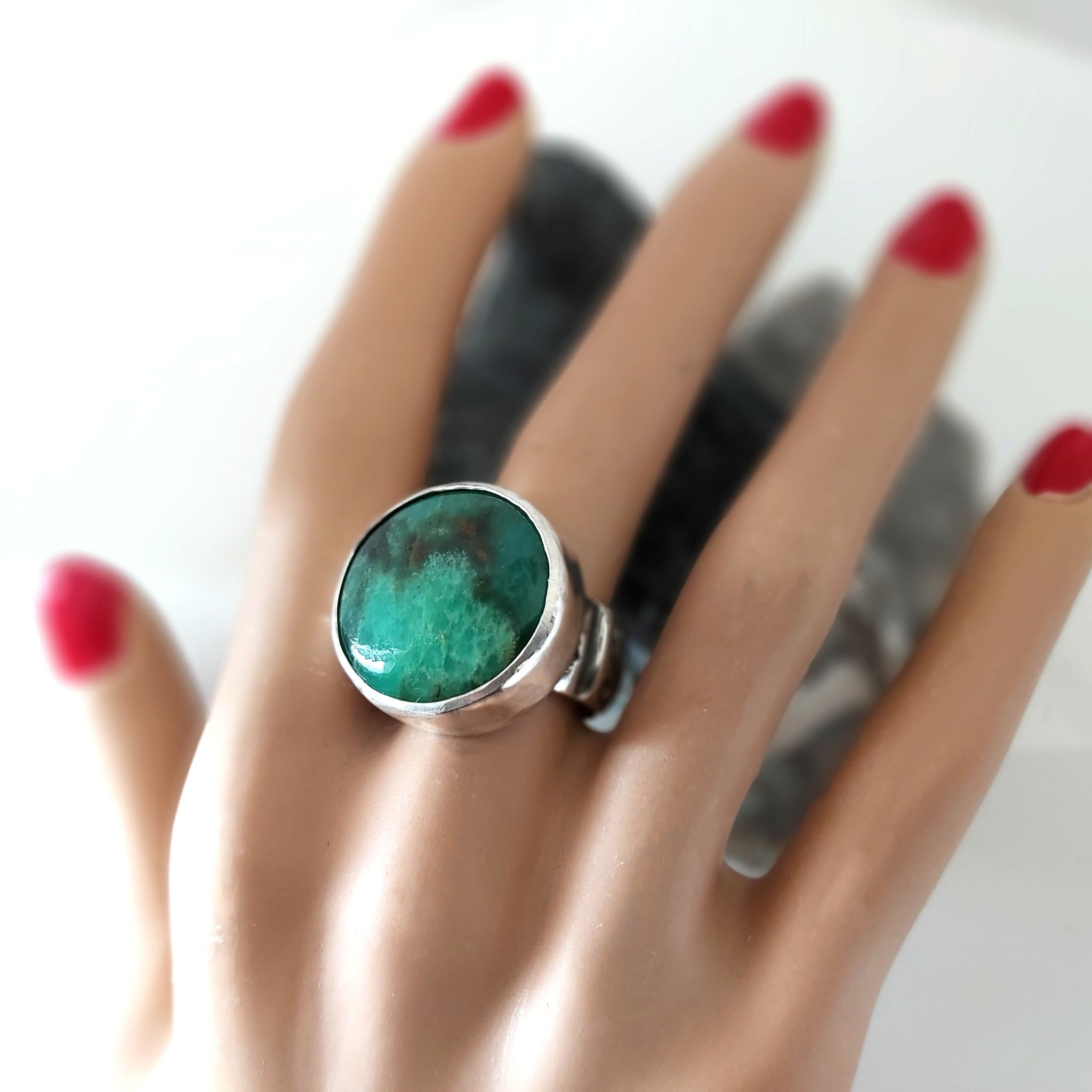 Round Silver and Chrysoprase Ring